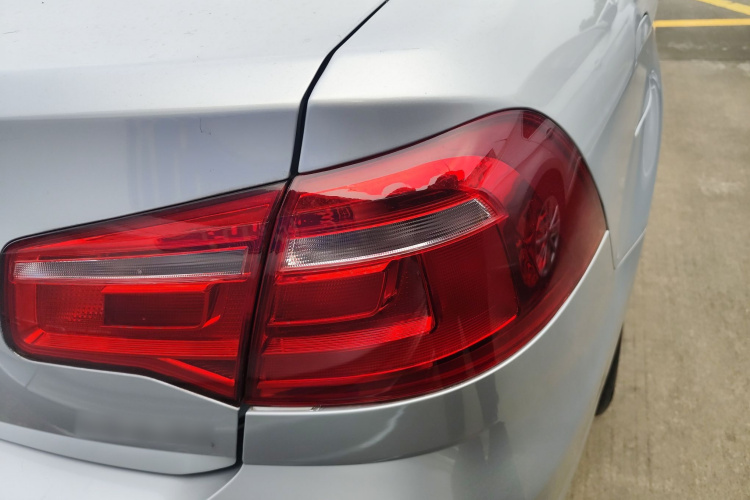 大众 宝来 2015款 质惠版 1.6L 自动时尚型车身外观9