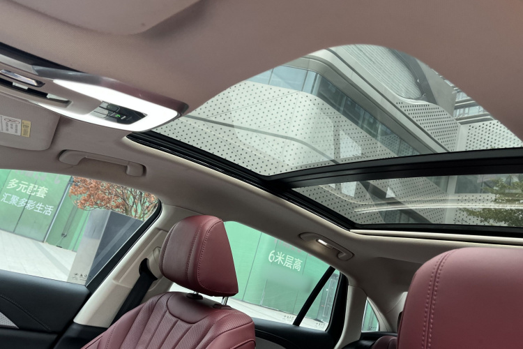 红旗H5 2024款 2.0T 自动智联旗畅版中控内饰7013