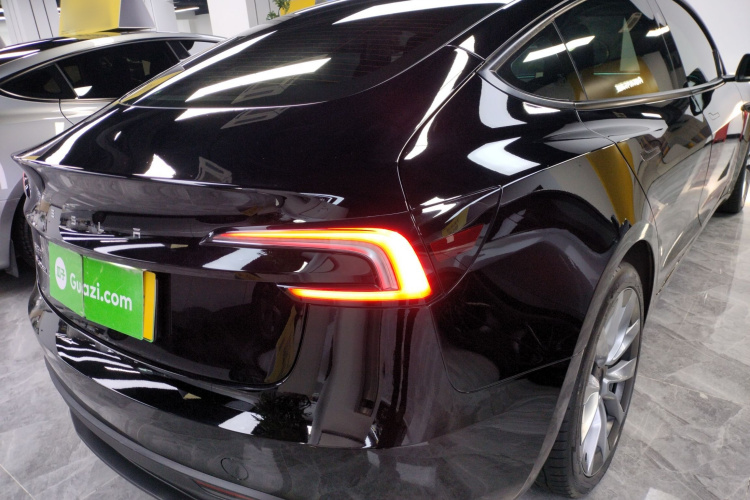 特斯拉 Model 3 2023款 长续航全轮驱动版车身外观6006