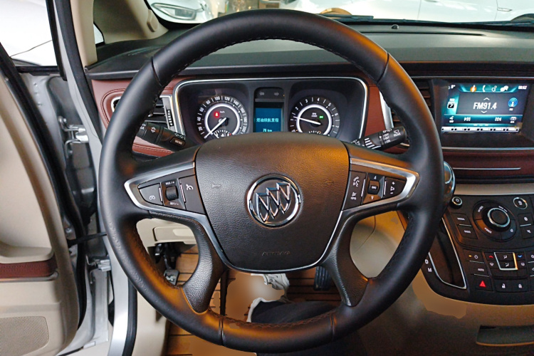 别克GL8 2018款 28T 豪华型 国VI中控内饰13