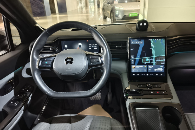 蔚来ES8 2020款 580KM 签名版 六座版中控内饰7004