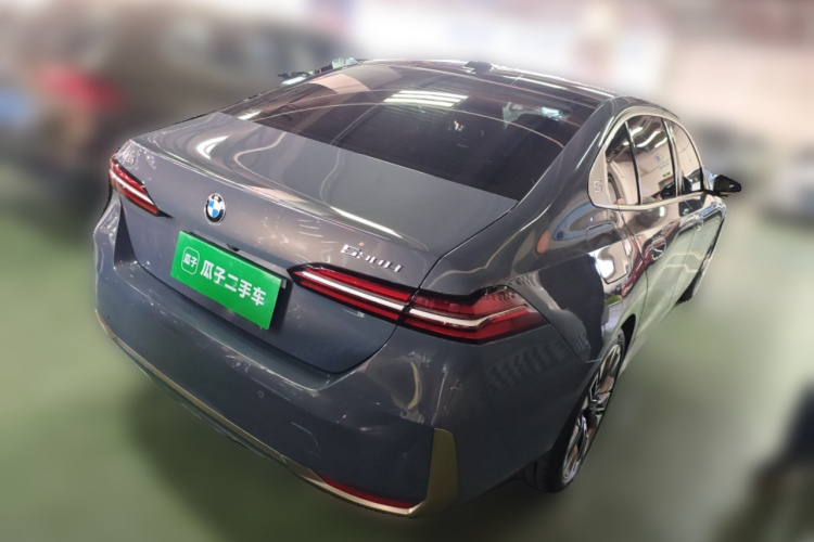 宝马5系 2024款 530Li 尊享型 M运动套装车身外观7