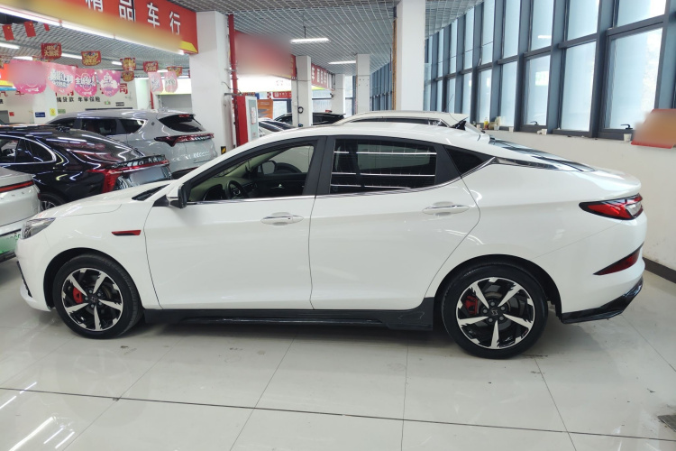 思皓A5 2022款 1.5T CVT青春版车身外观4