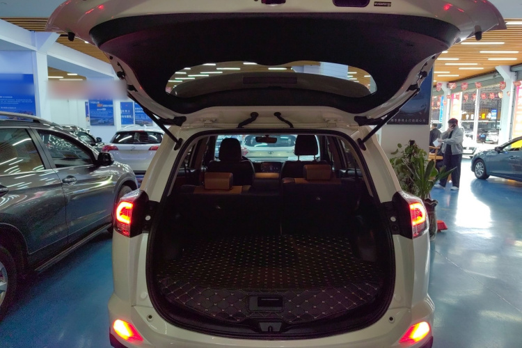 丰田 RAV4荣放 2016款 2.5L 自动四驱精英版局部细节23