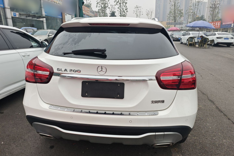 奔驰GLA 2019款 GLA 200 动感型车身外观6