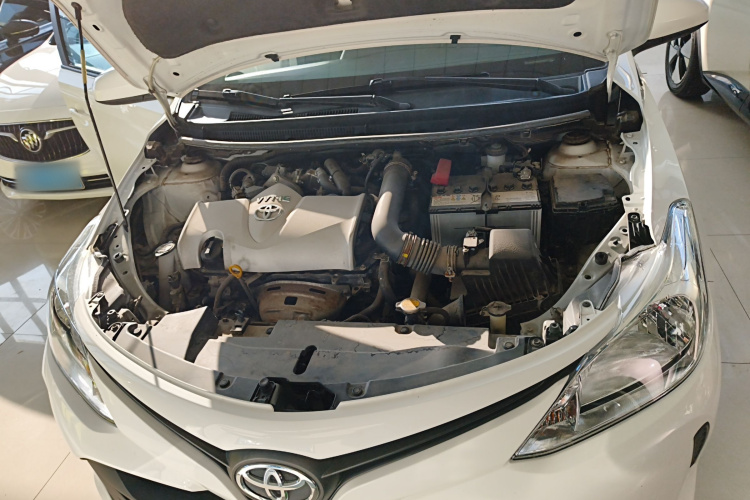 丰田 威驰 2019款 1.5L CVT创行版机舱底盘24
