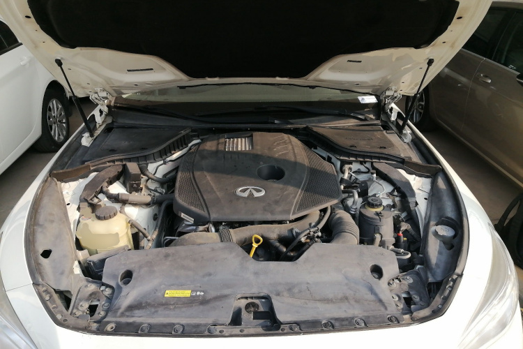 英菲尼迪Q50L 2016款 2.0T 舒适版机舱底盘24