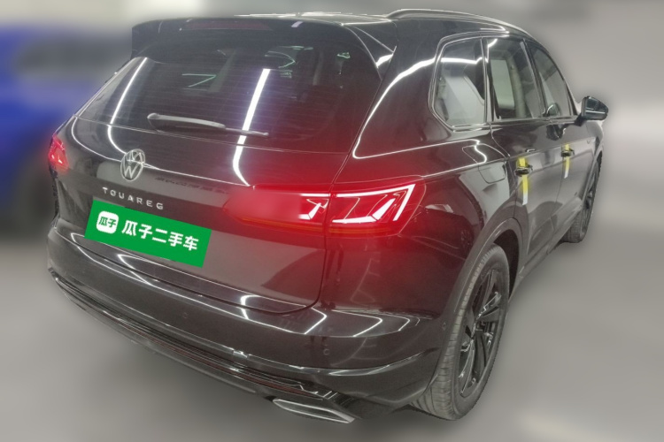 大众 途锐 2023款 3.0TSI 锐享版 曜黑运动套装车身外观7