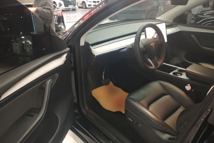 特斯拉 Model Y 2023款 长续航全轮驱动版中控内饰20