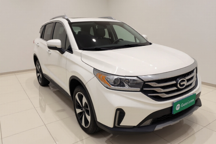 广汽传祺 传祺GS4 2018款 235T 手动两驱豪华百万纪念版车身外观3