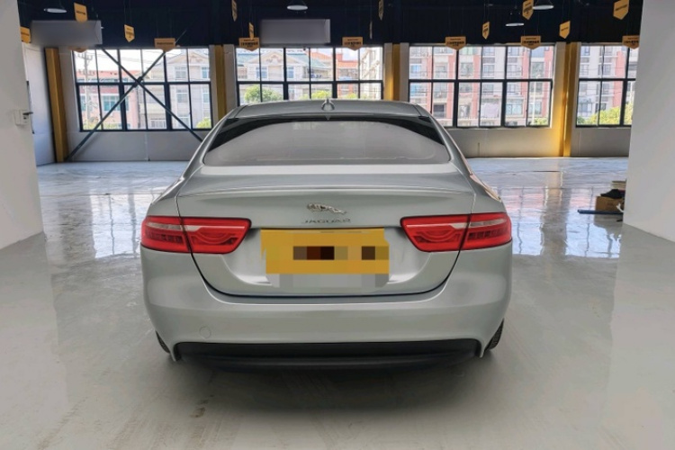 捷豹XE 2017款 2.0T 200PS R-Sport车身外观6004