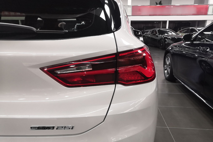 宝马X2 2020款 sDrive25i 领先型M运动套装车身外观6006