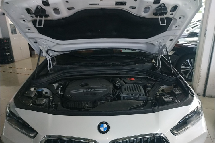 宝马X2 2020款 sDrive25i 尊享型M运动套装机舱底盘24