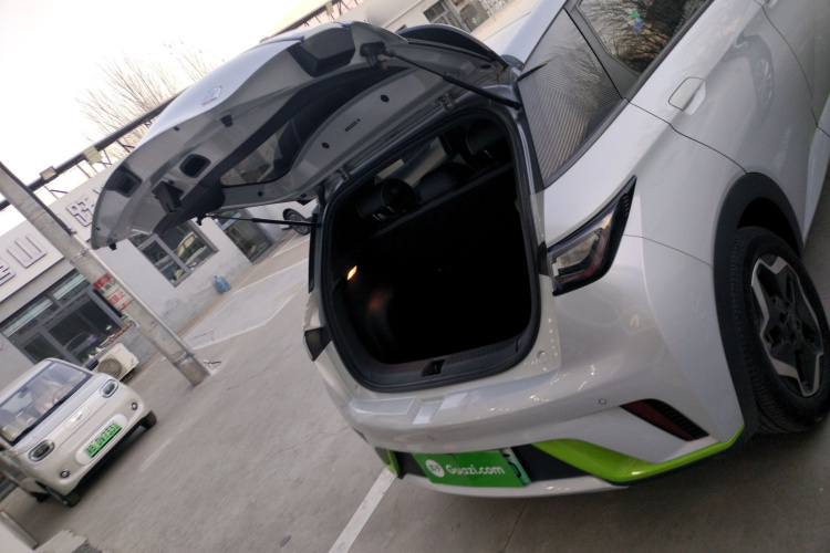 比亚迪 海豚 2021款 405km 时尚版机舱底盘23