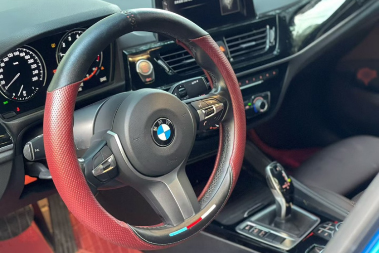 宝马1系 2021款 125i M运动曜夜版中控内饰7004