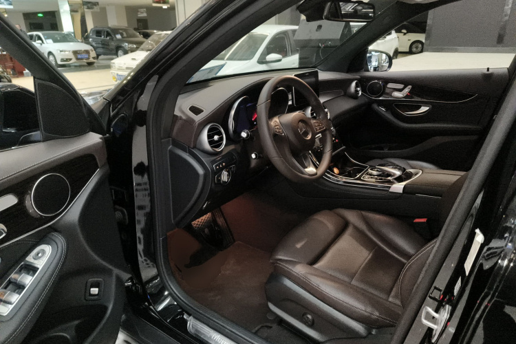奔驰GLC 2017款 GLC 260 4MATIC 豪华型中控内饰20