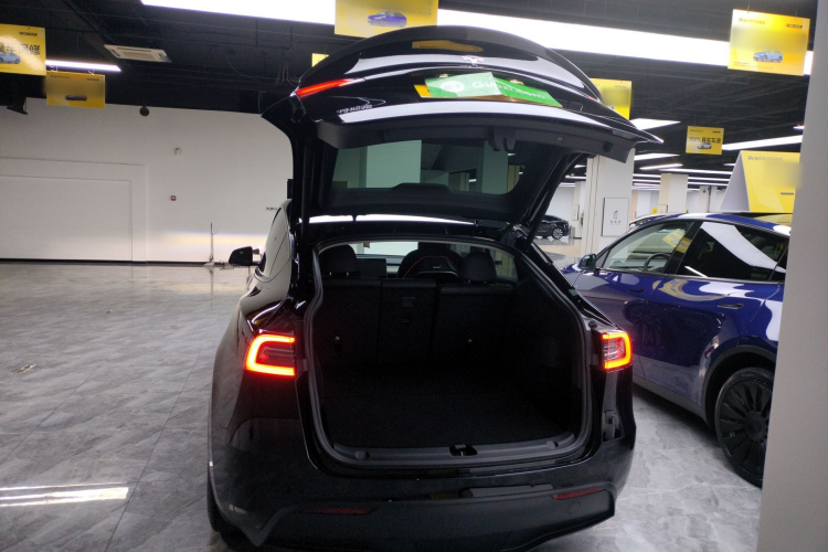特斯拉 Model Y 2021款 Performance高性能全轮驱动版机舱底盘23
