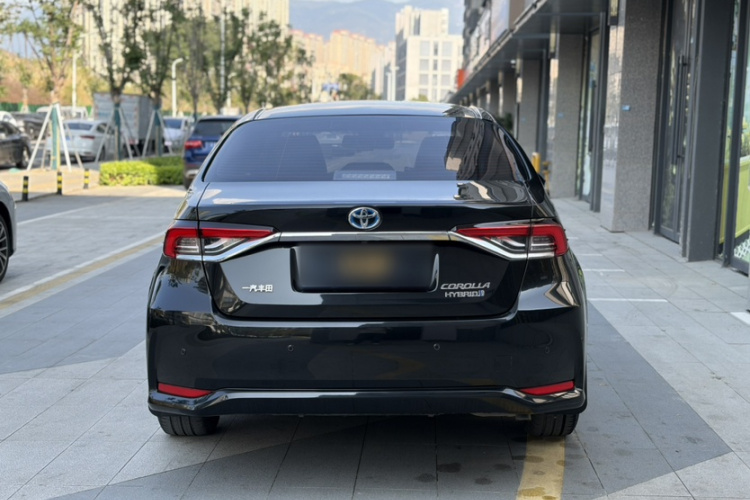 丰田 卡罗拉 2021款 双擎 1.8L E-CVT精英版车身外观6006