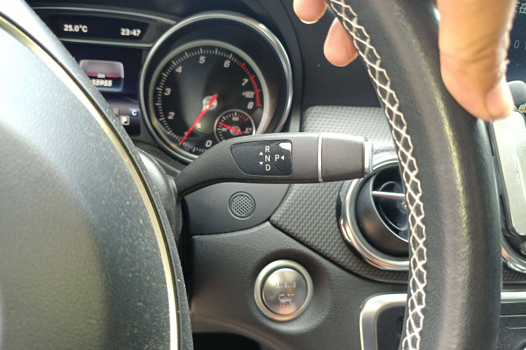 奔驰GLA 2018款 GLA 200 时尚型局部细节18