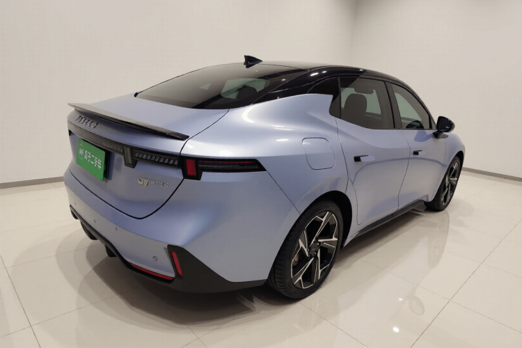 领克07 2024款 EM-P 126长续航 Halo车身外观7