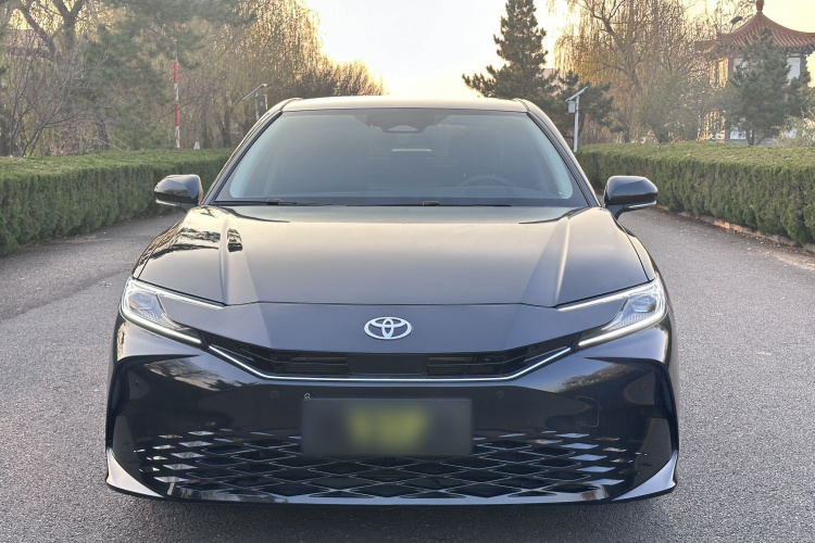 丰田 凯美瑞 2024款  双擎 2.0HG 尊贵版车身外观6001