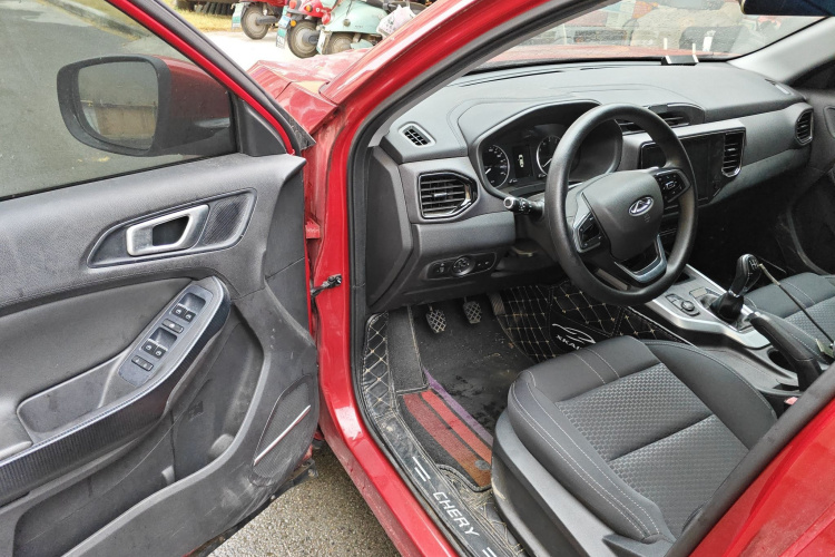 奇瑞 瑞虎5x 2019款 HERO 1.5L 手动时尚版中控内饰20