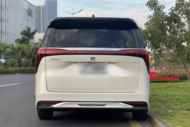 别克 世纪 2023款 2.0T 七座蕴世版车身外观6