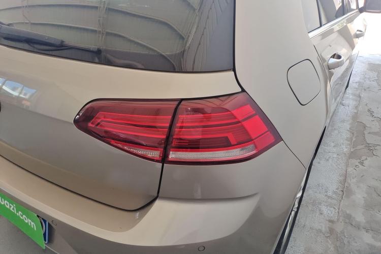 大众 高尔夫 2018款 230TSI 自动舒适型车身外观6006