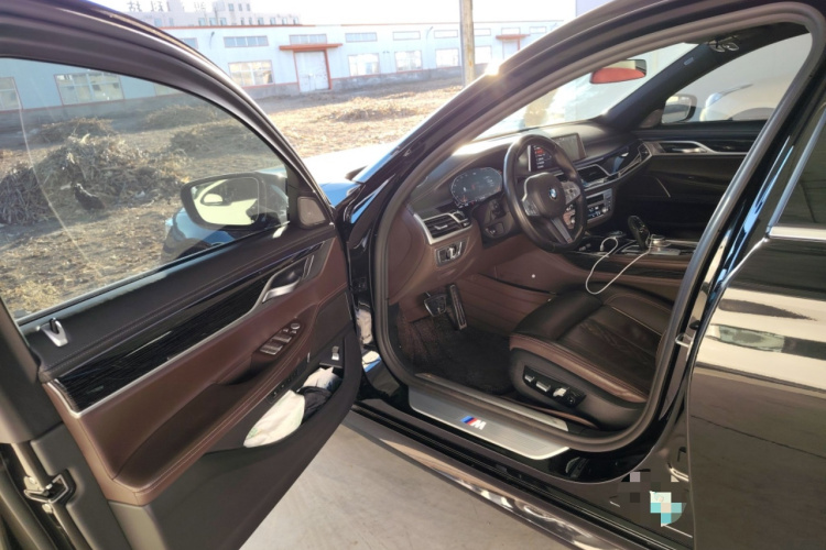 宝马7系 2021款 730Li M运动套装中控内饰20
