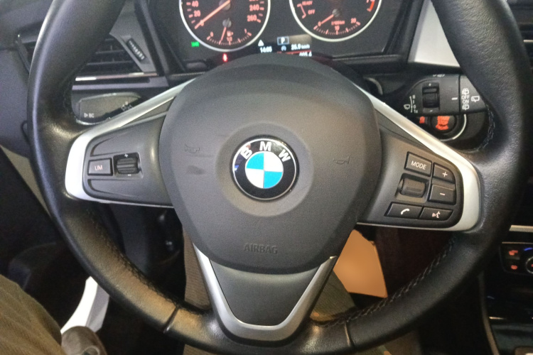 宝马2系旅行车 2016款 220i 领先型局部细节13