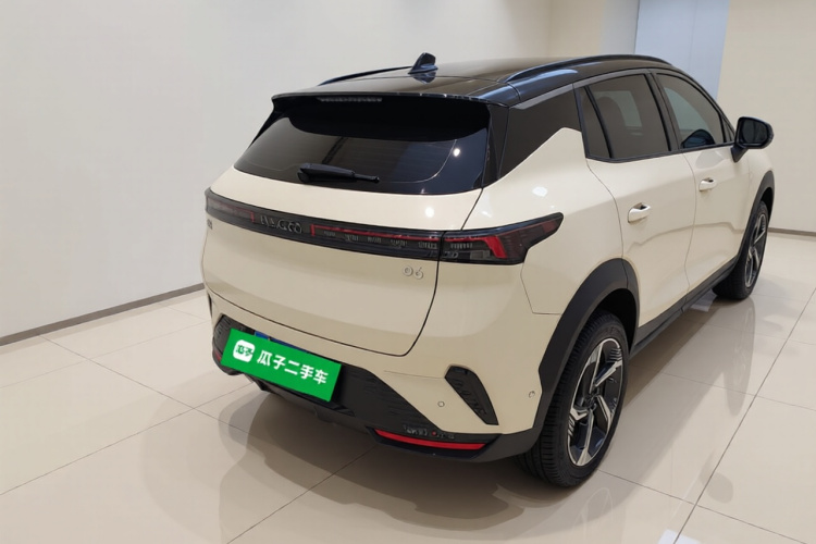 领克06 2025款 Renew 1.5T Halo车身外观7