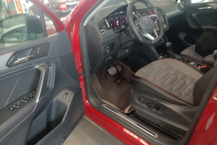 大众 途观X 2021款 330TSI 两驱尊崇旗舰版中控内饰20