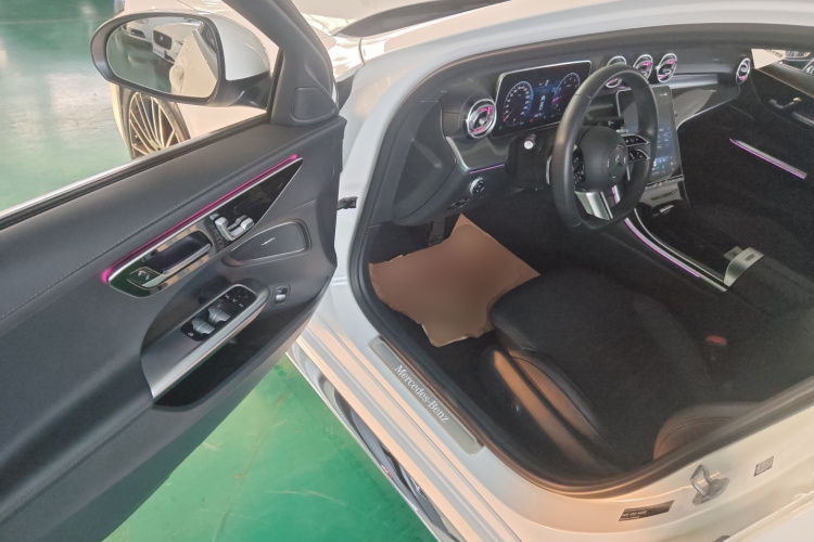 奔驰C级 2024款 改款 C 260 L 运动版中控内饰20