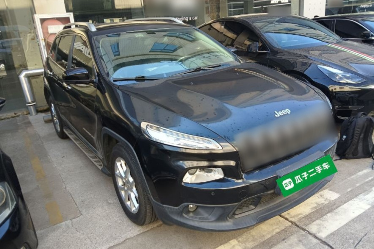 Jeep 自由光 2016款 2.4L 领先版车身外观3