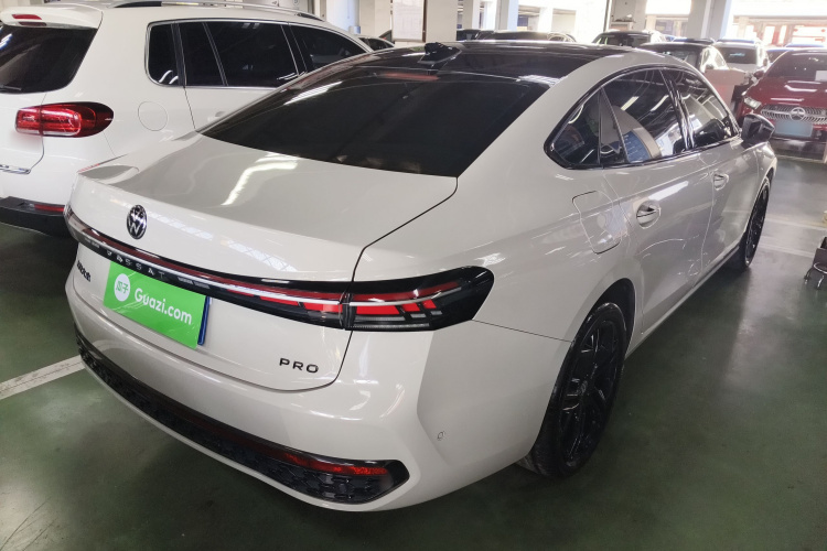 大众 帕萨特 2025款 Pro 380TSI 星空龙尊版车身外观7