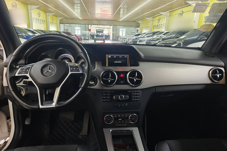 奔驰GLK级 2015款 GLK 260 4MATIC 动感型 极致版中控内饰7001