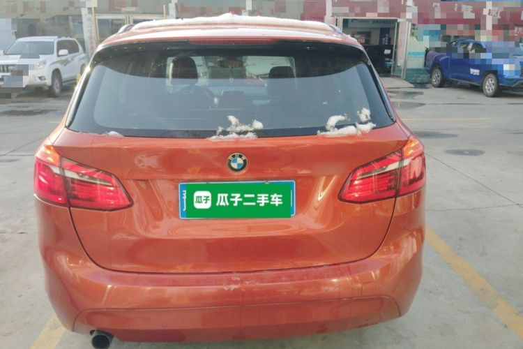 宝马2系旅行车 2016款 218i 时尚型车身外观6