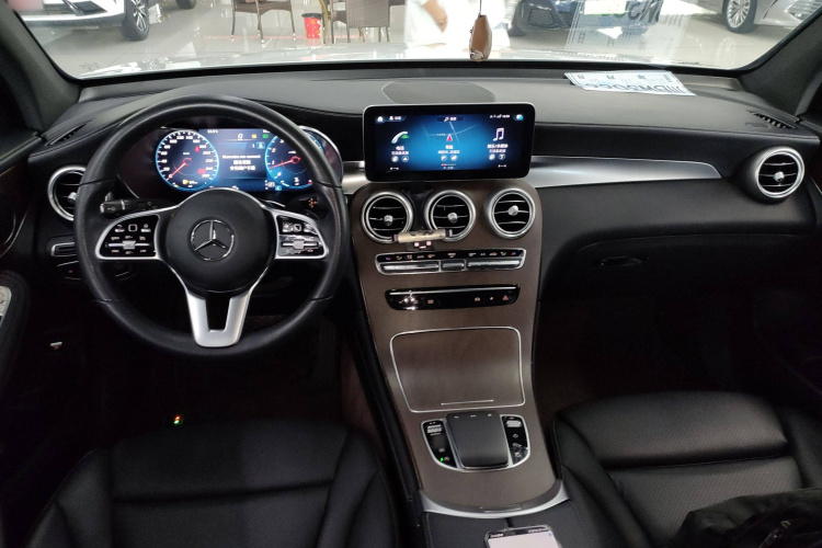 奔驰GLC 2021款 GLC 300 L 4MATIC 动感型中控内饰12