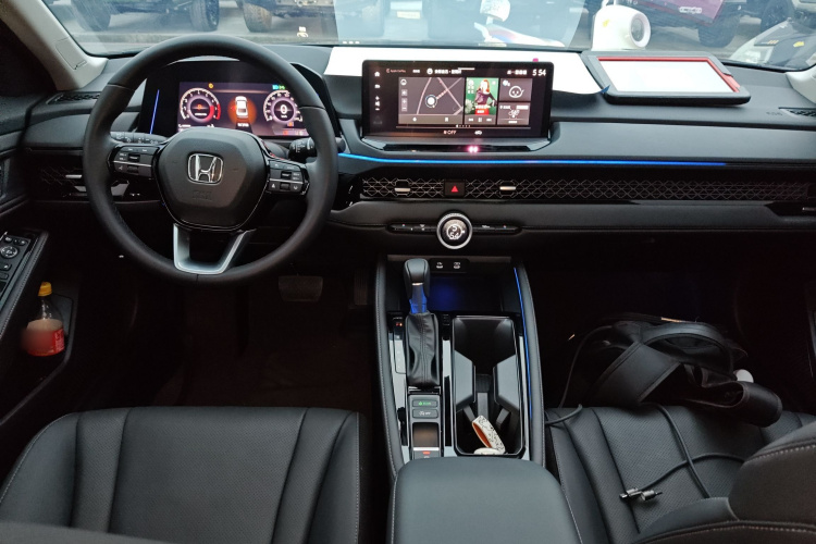 本田 雅阁 2025款 运动系列 260TURBO 尊贵版中控内饰12