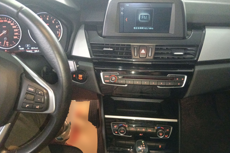 宝马2系旅行车 2016款 220i 领先型中控内饰7002