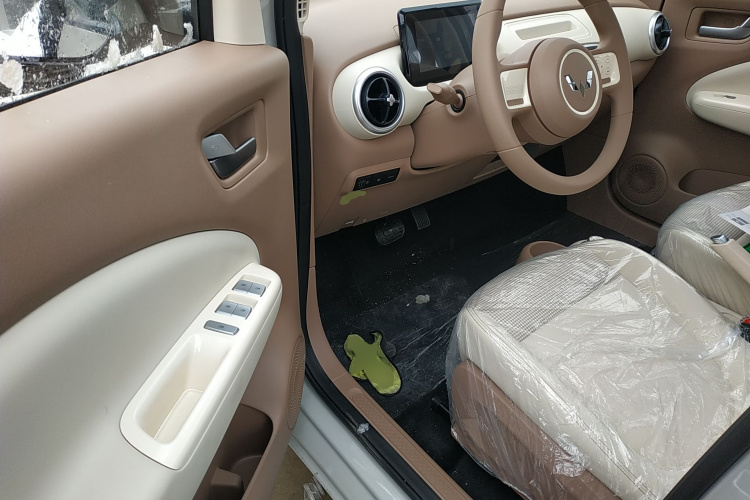 五菱汽车 宏光MINIEV 2025款 四门版 进阶款中控内饰7003