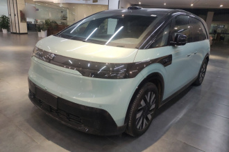 极氪MIX 2025款 长续航智驾版