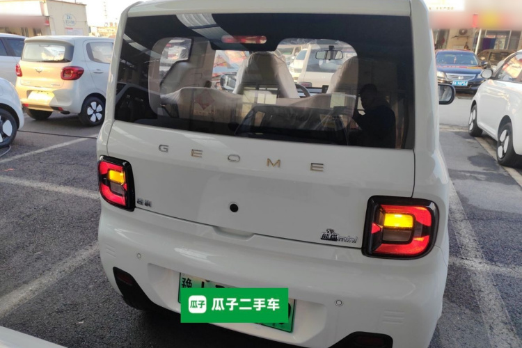 吉利银河 2024款 熊猫mini 200km 耐力熊车身外观6