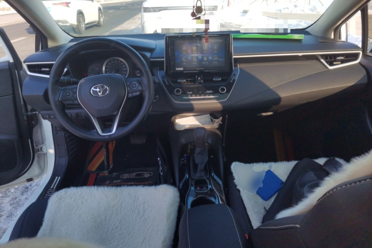 丰田 卡罗拉 2019款 1.2T S-CVT GL-i精英版中控内饰12