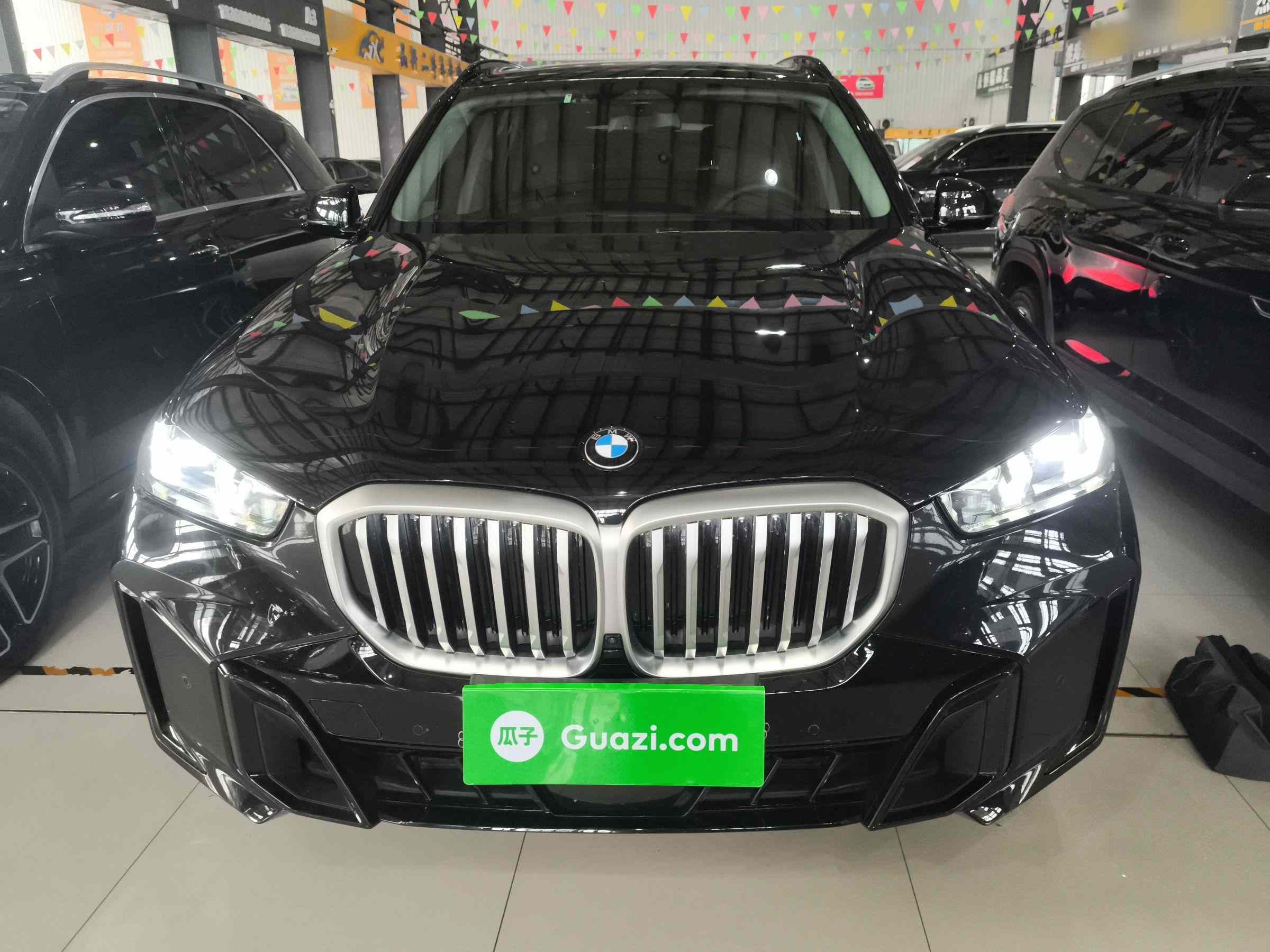 宝马X5 2023款 xDrive 30Li 尊享型M运动曜夜套装(1)
