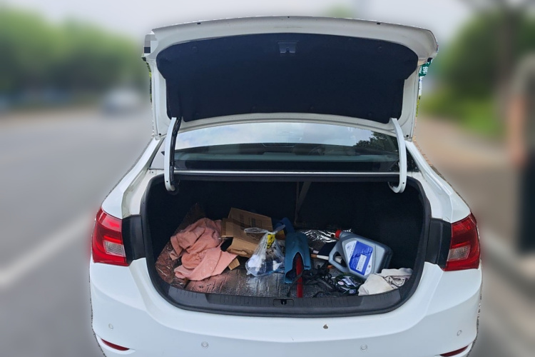 别克 英朗 2016款 15N 自动精英型中控内饰23