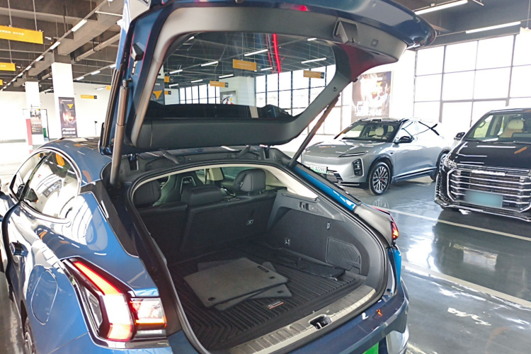 极氪001 2023款 ME版 100kWh局部细节23