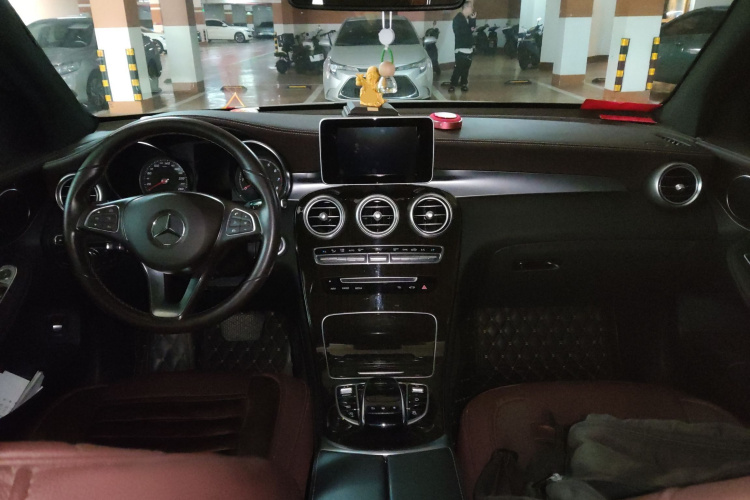 奔驰GLC 2018款 GLC 260 4MATIC 豪华型中控内饰12