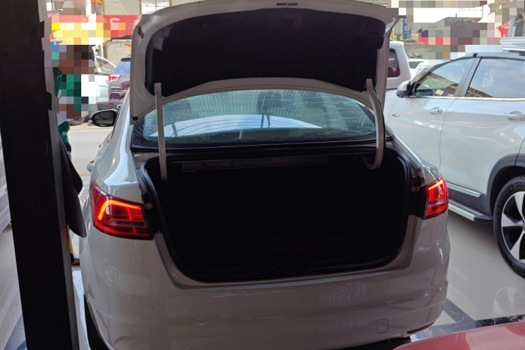 福特 福睿斯 2015款 1.5L 手动舒适型局部细节23