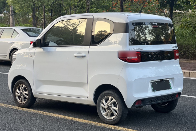 五菱汽车 宏光MINIEV 2020款 自在款 磷酸铁锂车身外观6004